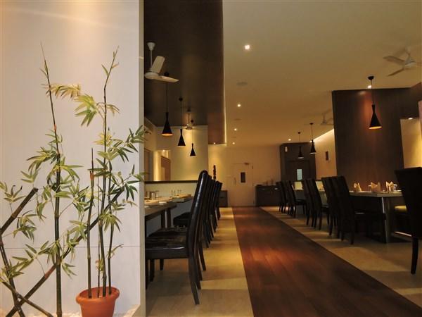Gayathri Hotels Tiruppur Buitenkant foto